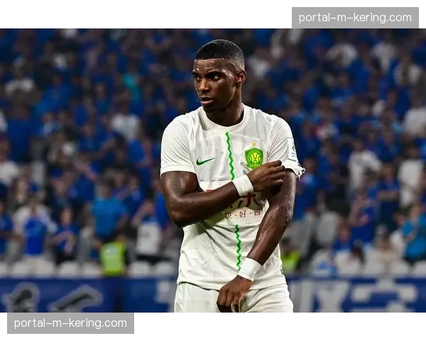 法比奥社交媒体发文自勉：坚守不放弃信念，带领国安走出低谷